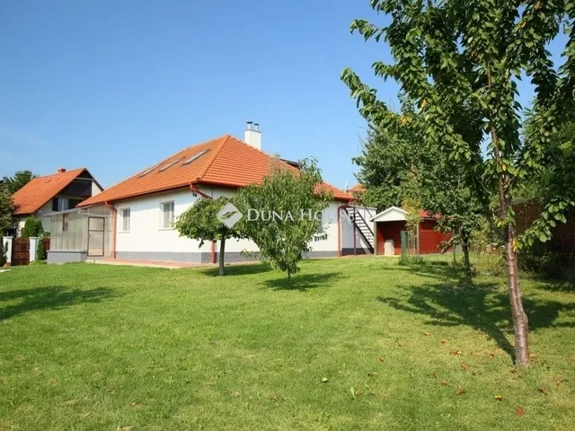 Eladó ház Balatonkenese 140 nm