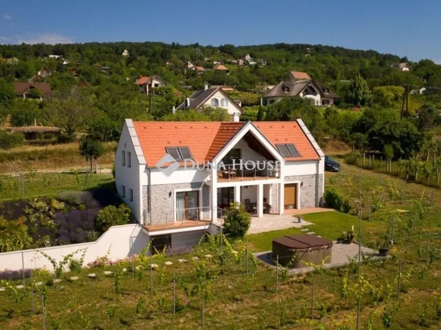 Eladó kereskedelmi és ipari ingatlan Paloznak 332 nm