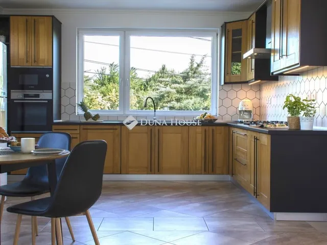 Eladó ház Telki 257 nm