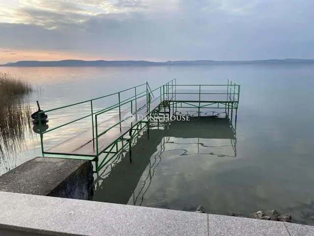 Eladó ház Balatonszemes 320 nm