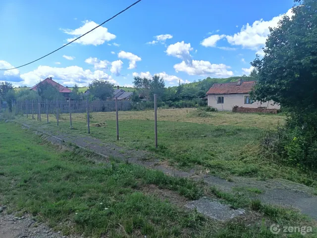 Eladó telek Balaton község 1081 nm