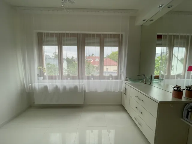 Eladó lakás Budapest XVI. kerület, Sashalom, Batsányi János 105 nm