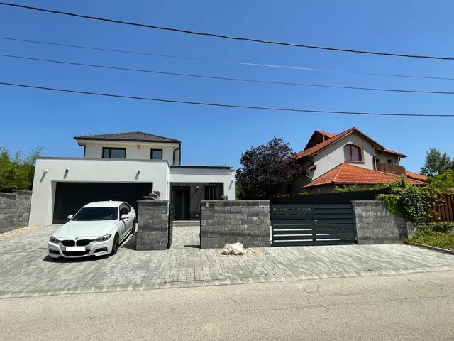 Eladó ház Tatabánya, Alsógalla 215 nm