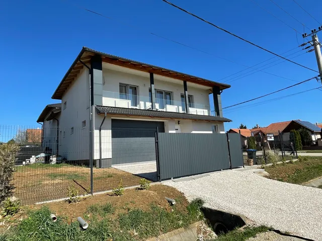 Eladó lakás Pécel, Kelő lakópark 189 nm