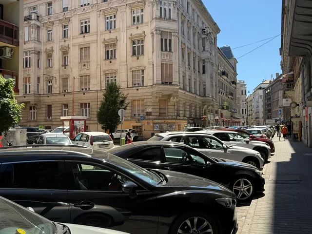 Eladó kereskedelmi és ipari ingatlan Budapest XIII. kerület, Újlipótváros 35 nm