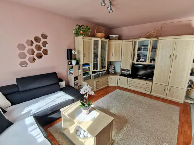 Eladó lakás Budapest III. kerület, Pók utcai lakótelep 67 nm