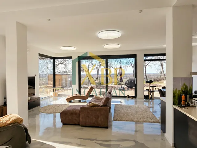 Eladó ház Budapest XVII. kerület, Rákoskert 250 nm