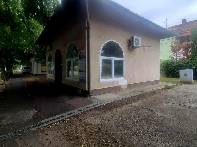 Eladó kereskedelmi és ipari ingatlan Martfű 44 nm