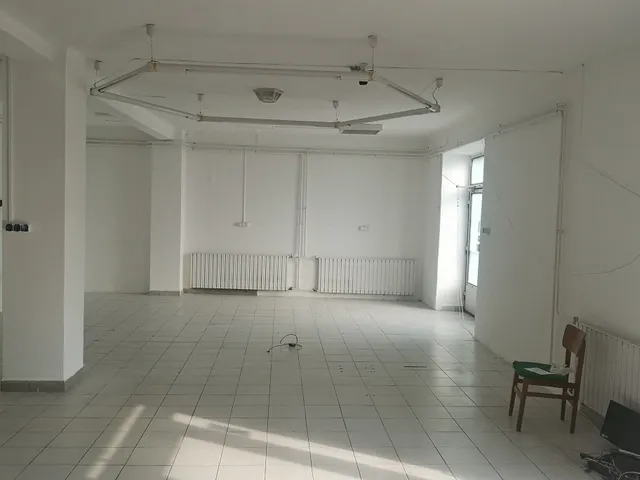 Eladó kereskedelmi és ipari ingatlan Tiszaföldvár 200 nm