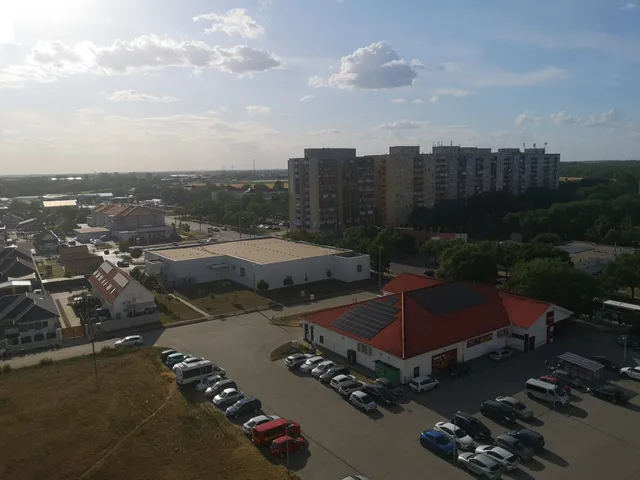 Eladó lakás Szolnok, Széchenyi-lakótelep 54 nm