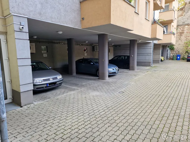 Eladó garázs Budapest VIII. kerület, Diószegi Sámuel utca 15. 10 nm
