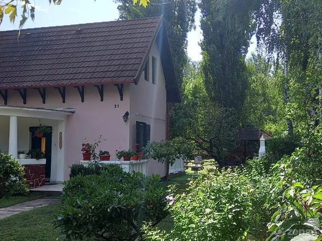 Eladó üdülő és hétvégi ház Balatonföldvár, Berzsenyi Dániel utca 31 78 nm