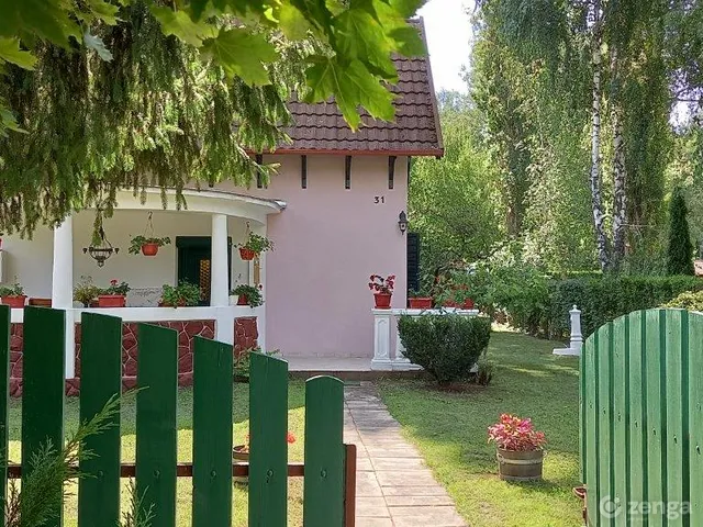 Eladó üdülő és hétvégi ház Balatonföldvár, Berzsenyi Dániel utca 31 78 nm