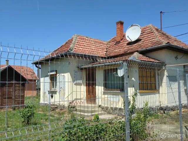 Eladó ház Jászapáti 70 nm
