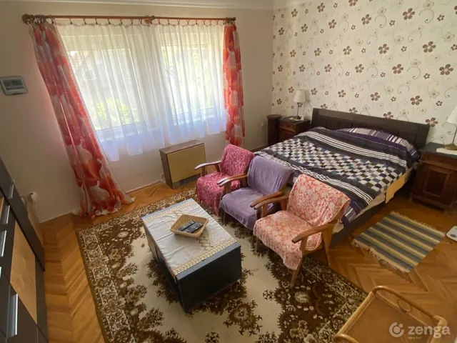 Eladó lakás Komárom, Csillag lakótelep 44 nm