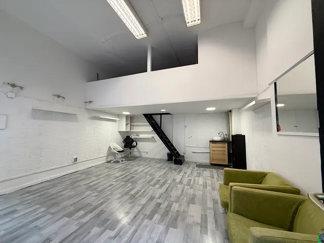 Kiadó kereskedelmi és ipari ingatlan Budapest VI. kerület, Nagykörúton kívüli terület, Szondi utca 27 27 nm