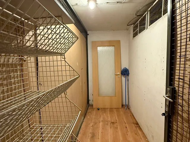 Eladó kereskedelmi és ipari ingatlan Budapest XIII. kerület, Angyalföld 4 nm