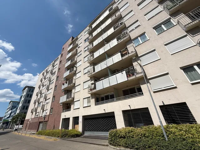 Eladó kereskedelmi és ipari ingatlan Budapest XIII. kerület, Angyalföld, Csata utca 17 4 nm