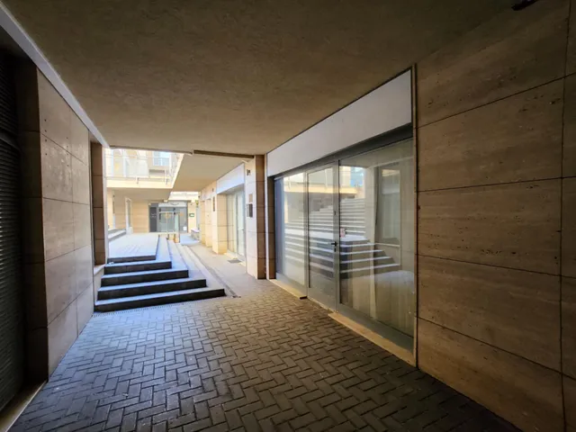 Eladó kereskedelmi és ipari ingatlan Érd, Újfalu 27 nm