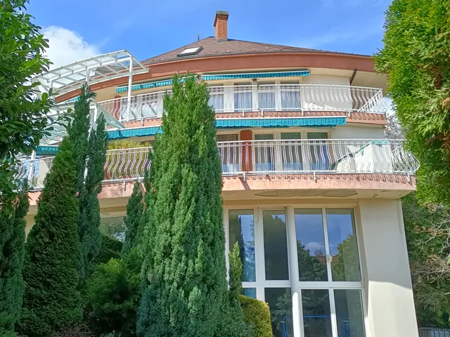 Eladó ház Budapest XII. kerület, Magasút 700 nm