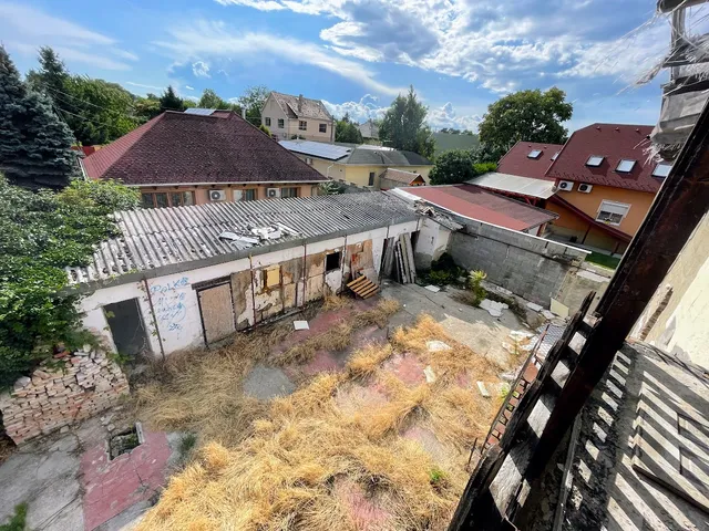 Eladó ház Budapest XXI. kerület, Királyerdő, jegenye utca 300 nm