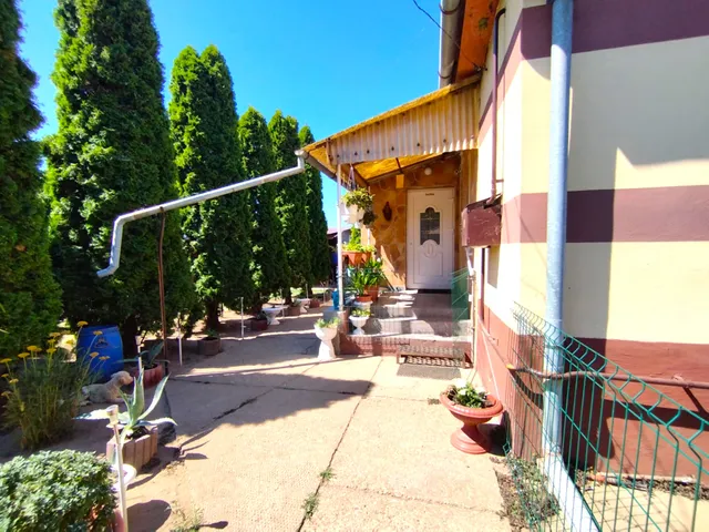 Eladó ház Kisszállás 103 nm