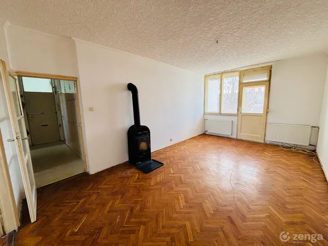 Eladó lakás Tata, Tóváros 54 nm