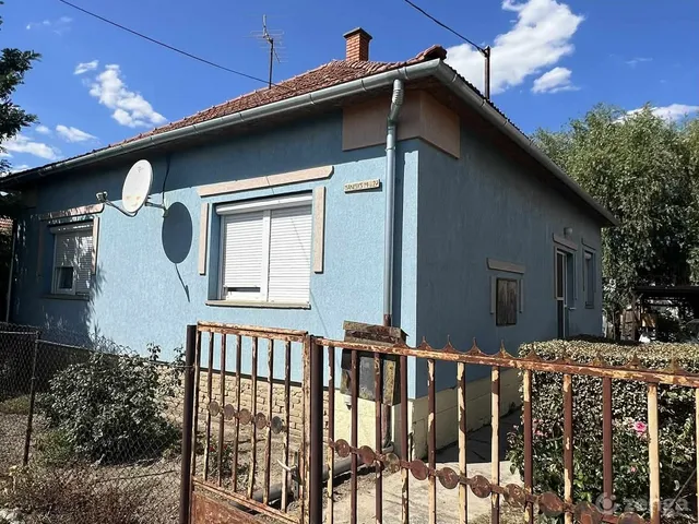Eladó ház Tiszatenyő 90 nm