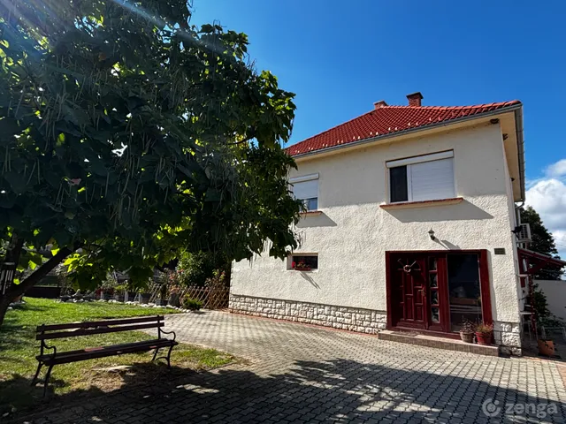 Eladó ház Bakonyszentkirály 128 nm