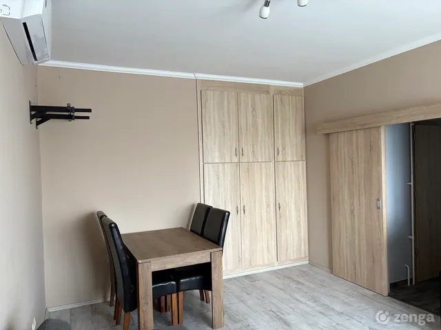 Eladó lakás Veszprém, Belváros, Cserhát lakótelep 41 nm