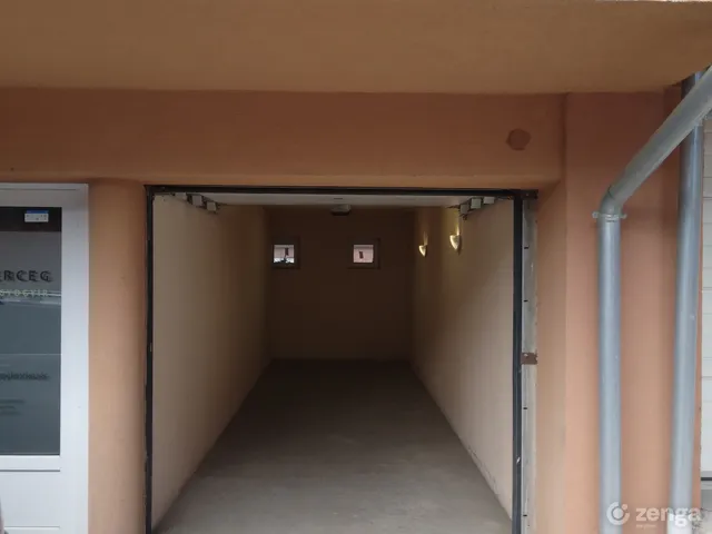 Kiadó garázs Pécs, Ispitaalja 18 nm