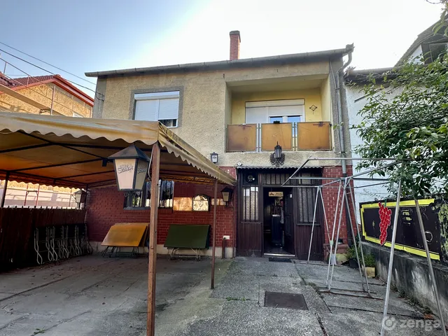 Eladó ház Győr, Nádorváros 215 nm