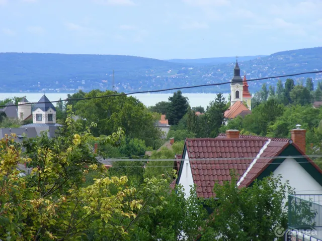 Eladó ház Balatonkenese 140 nm