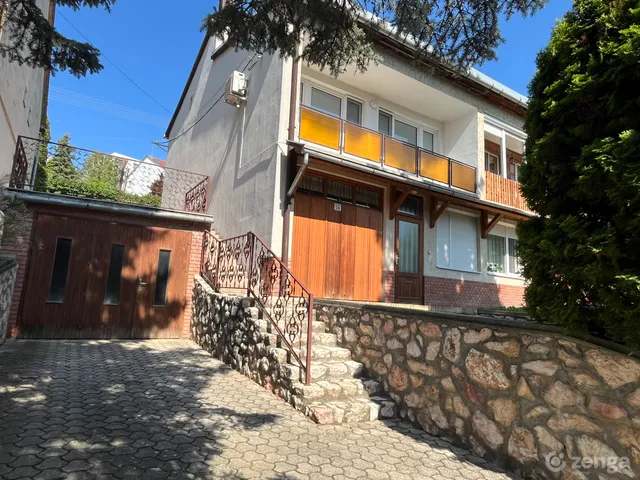 Eladó lakás Szekszárd, Bakta 155 nm