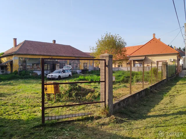 Eladó ház Kunszentmiklós, Tasskertes 120 nm