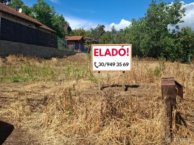 Eladó telek Leányfalu 726 nm