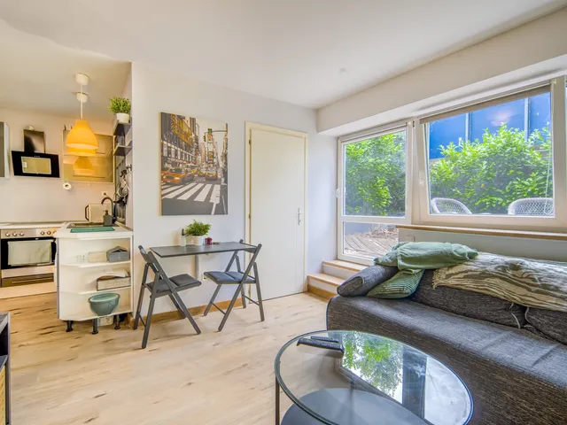 Eladó kereskedelmi és ipari ingatlan Budapest XVI. kerület, Petőfikert, zsemlékes út 25  33 nm