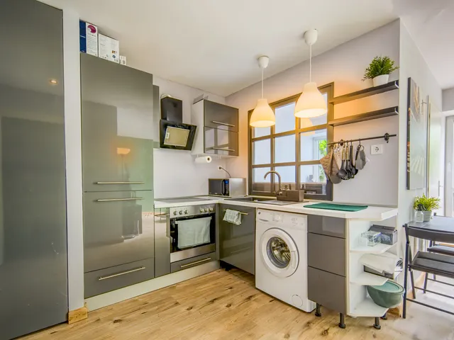 Eladó kereskedelmi és ipari ingatlan Budapest XVI. kerület, Petőfikert 33 nm