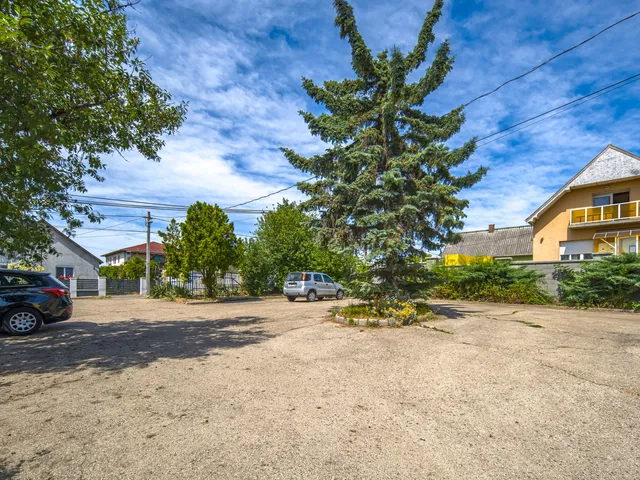 Eladó kereskedelmi és ipari ingatlan Érd, Postás-telep, Lőcsei utca 26 451 nm