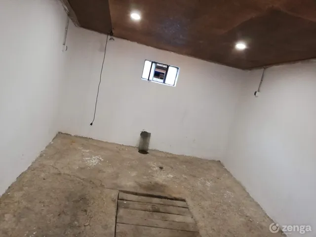 Eladó garázs Oroszlány 24 nm