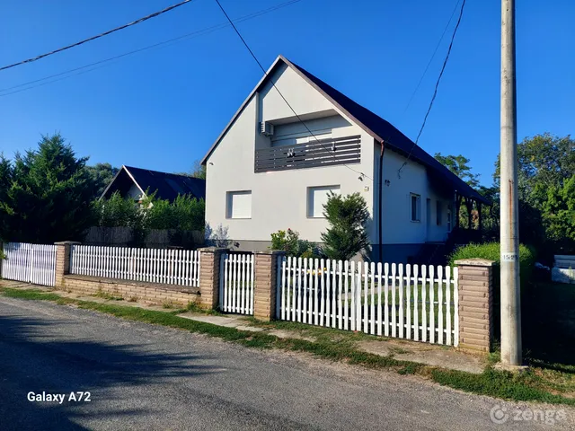 Eladó ház Sóskút 130 nm