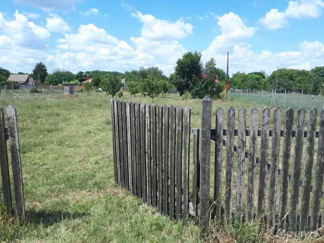 Eladó telek Cegléd 1690 nm
