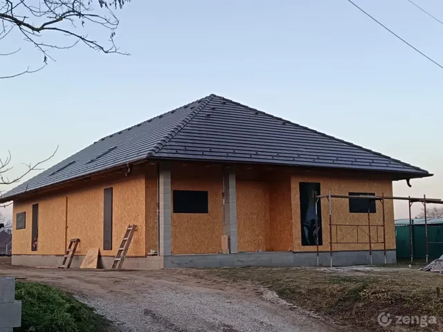 Eladó ház Kocs 150 nm
