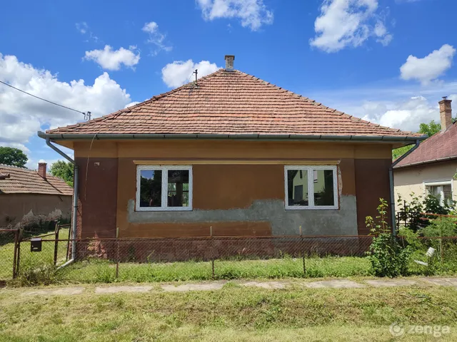 Eladó ház Füzesabony, Telep, Verseny 90 nm