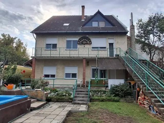 Eladó ház Budapest XV. kerület, Rákospalota 326 nm