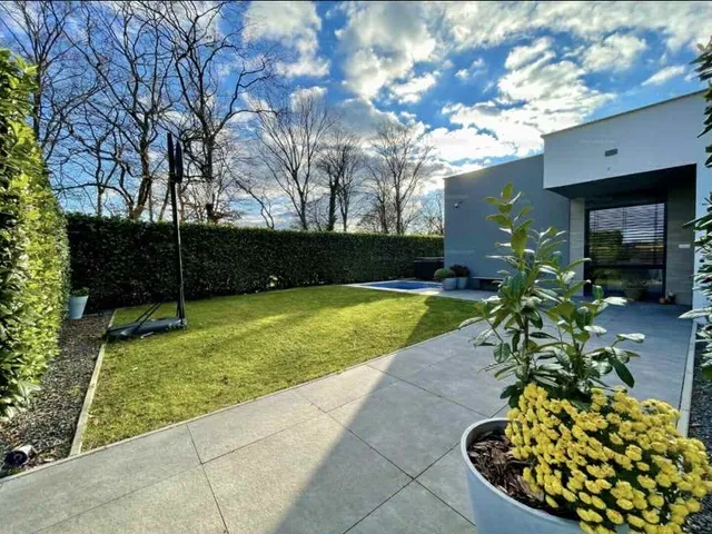 Eladó ház Szombathely, Középhegy 270 nm