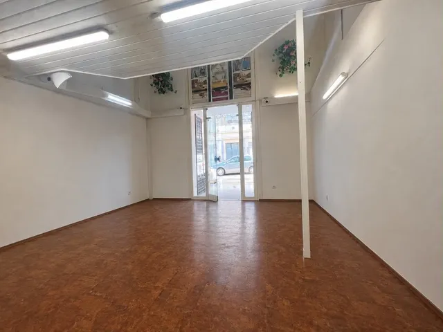 Eladó kereskedelmi és ipari ingatlan Szombathely, Belváros 25 nm