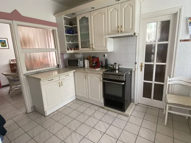 Eladó ház Szombathely, Újperint 230 nm