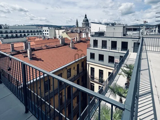 Eladó lakás Budapest VI. kerület, Nagykörúton belüli terület 98 nm