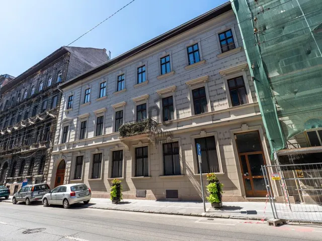 Eladó kereskedelmi és ipari ingatlan Budapest VII. kerület 695 nm